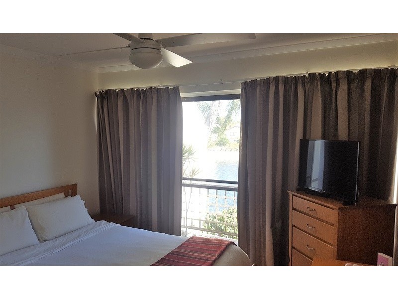 111 Markeri Street, Mermaid Waters QLD 4218