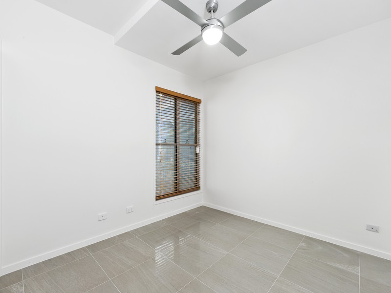 2/12 Juilia street, Highgate Hill QLD 4101