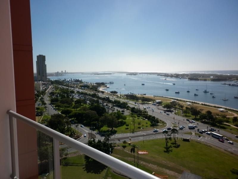 1910/1 Como Crescent, Southport QLD 4215