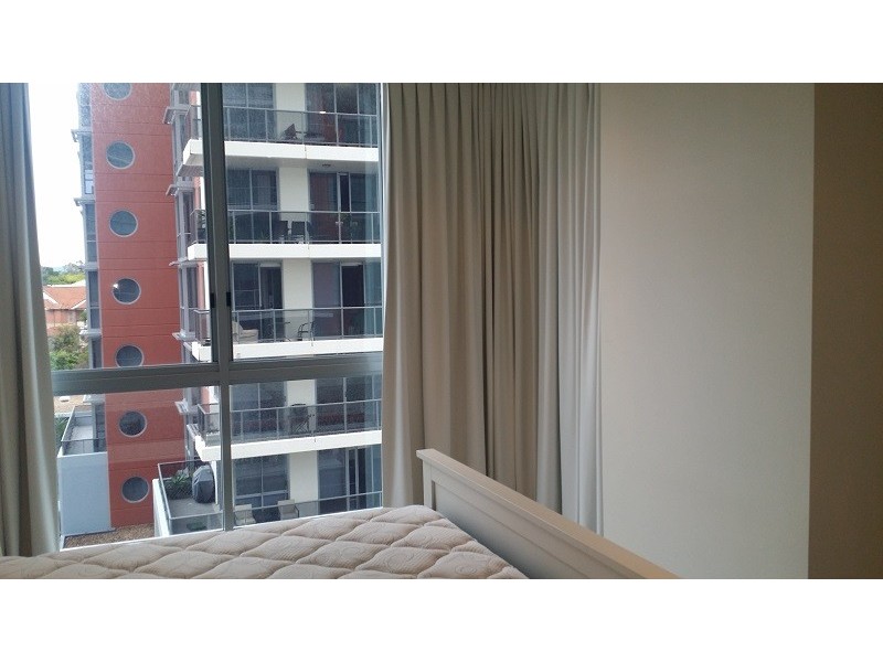 802/1 Como Crescent, Southport QLD 4215