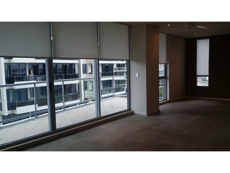 802/1 Como Crescent, Southport QLD 4215