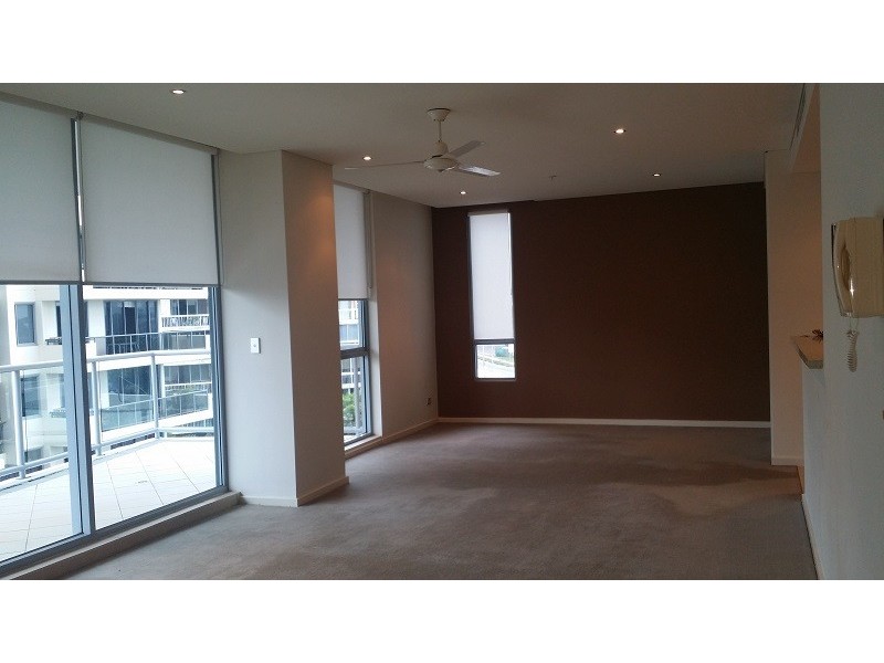 802/1 Como Crescent, Southport QLD 4215