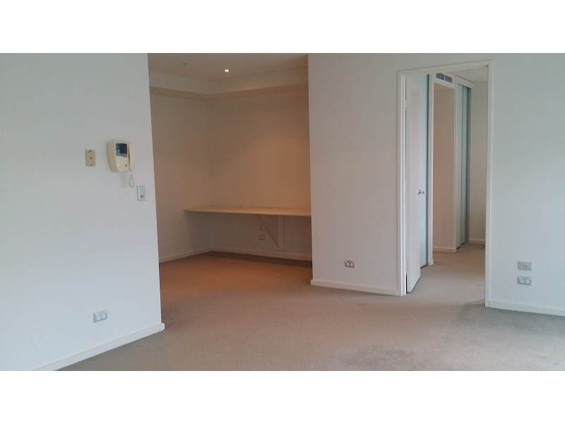 802/1 Como Crescent, Southport QLD 4215