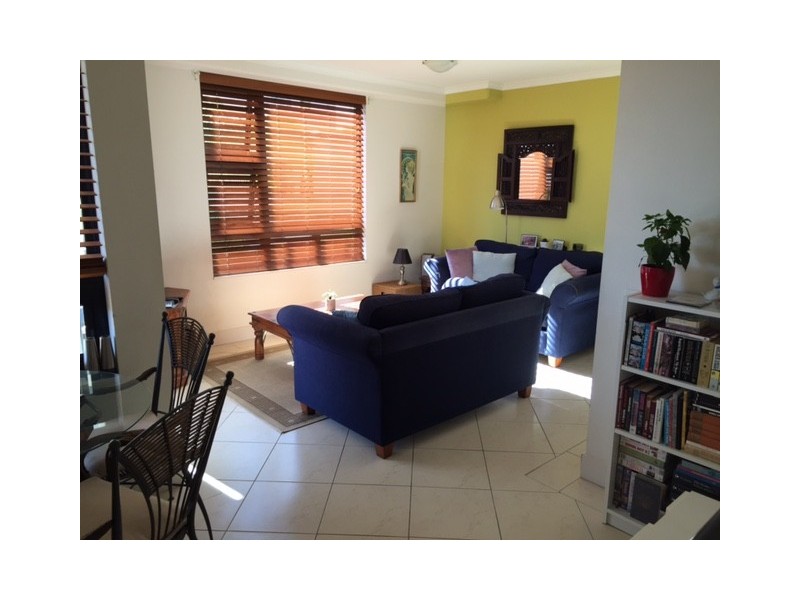 32 Surf Parade, Broadbeach QLD 4218