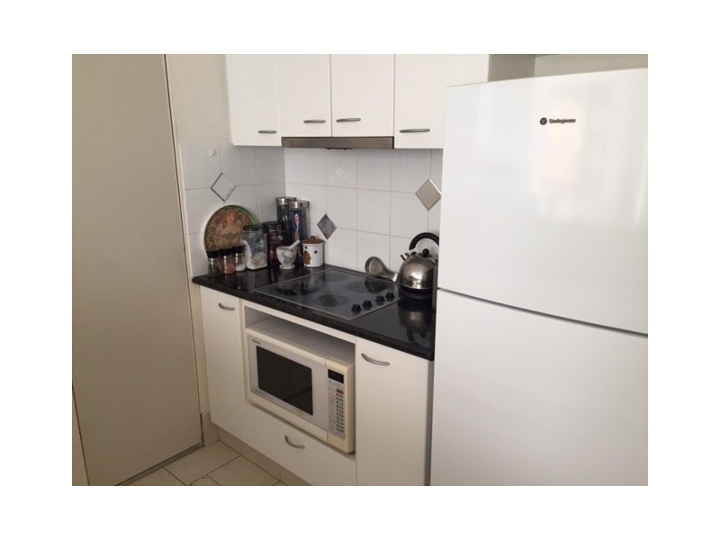 32 Surf Parade, Broadbeach QLD 4218