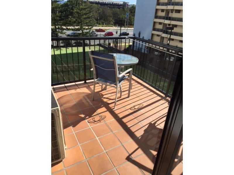 32 Surf Parade, Broadbeach QLD 4218