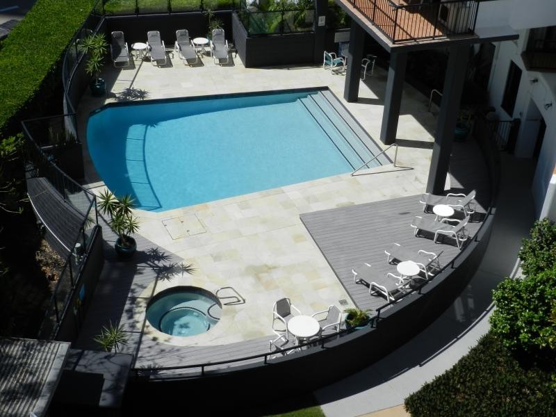 32 Surf Parade, Broadbeach QLD 4218