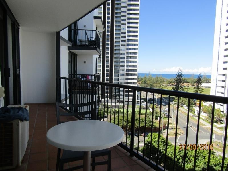 32 Surf Parade, Broadbeach QLD 4218