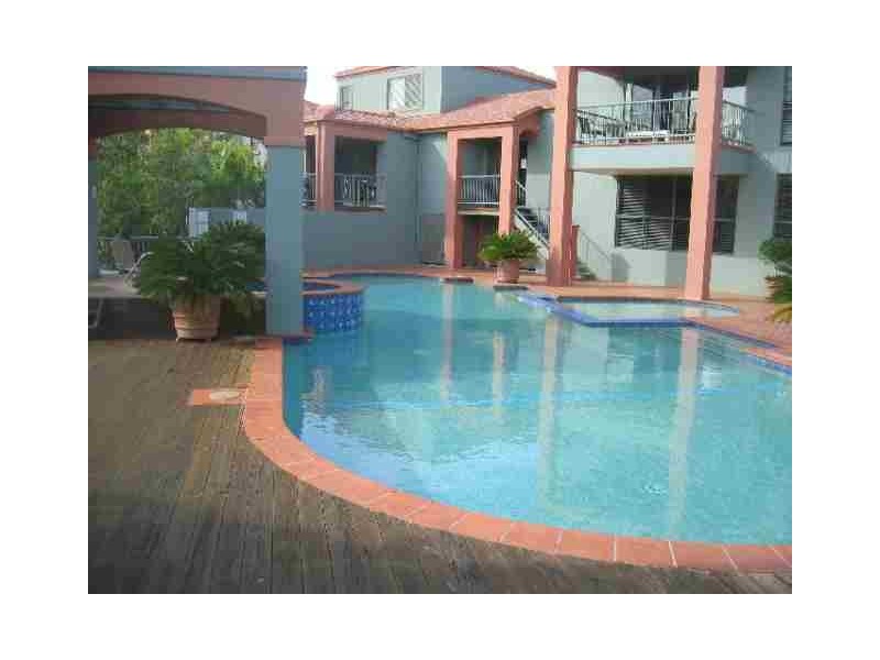 20 Fairway Dr, Clear Island Waters QLD 4226