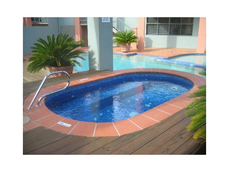 20 Fairway Dr, Clear Island Waters QLD 4226