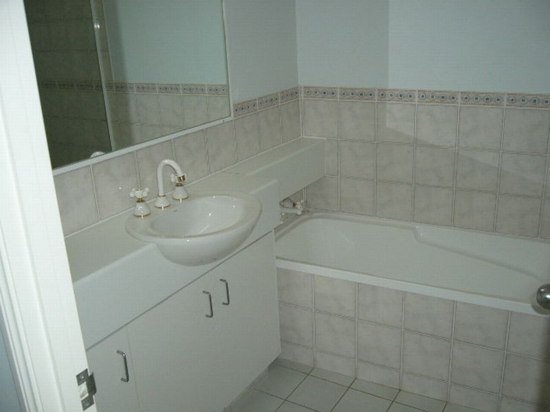 18 Tallebudgeraba Creek Rd,, Burleigh Heads QLD 4220