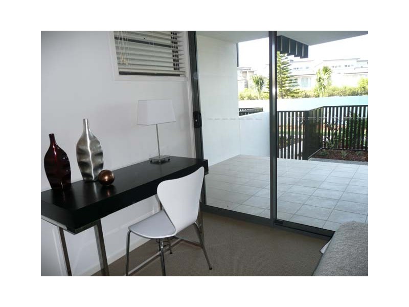 13/10 Grand Parade, Kawana Island QLD 4575