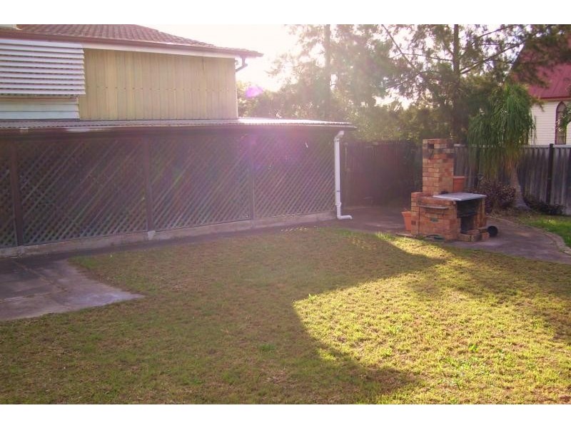 12 New Chum Rd, Dinmore QLD 4303