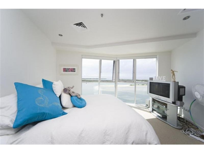 300 Marine Parade, Labrador QLD 4215