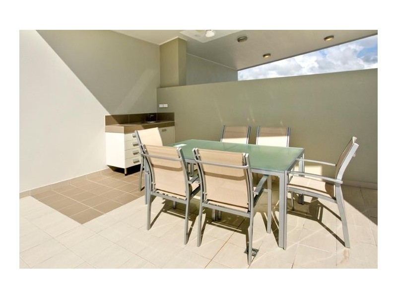 20/1 Sydney Street, Redcliffe QLD 4020