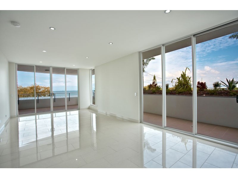 1/1Angus Cnr Angus & Hornibrook Esplanade, Clontarf QLD 4019