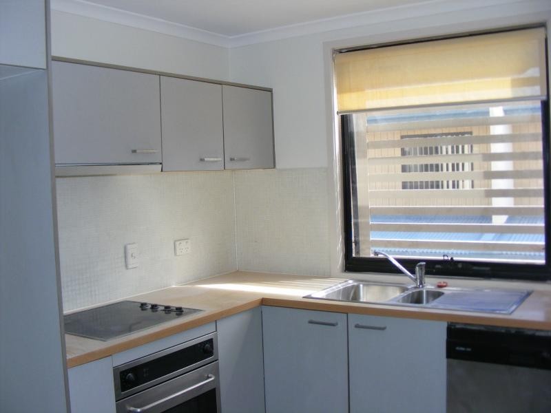 9/82-86 Mein Street, Scarborough QLD 4020