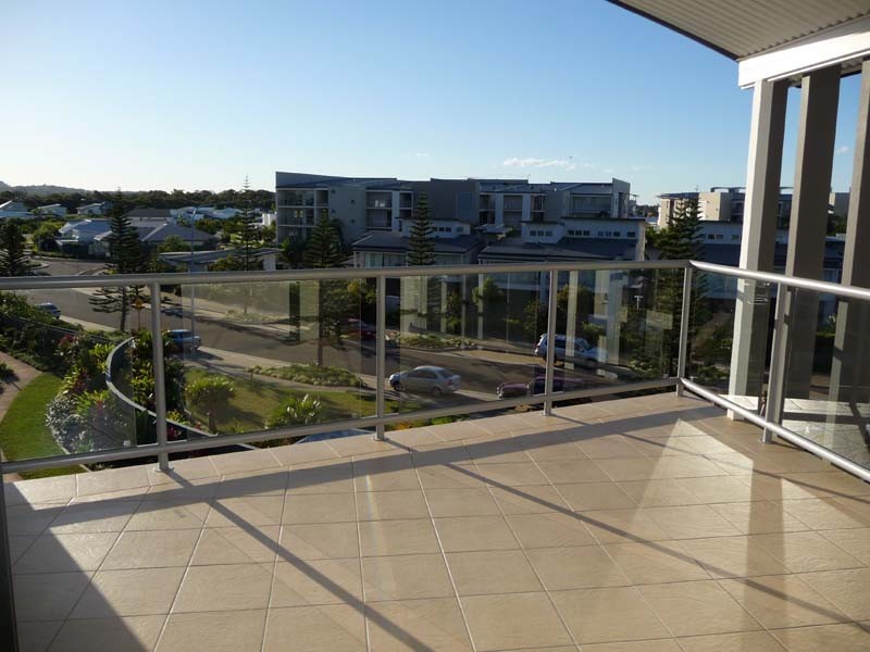 62/10 Grand Parade, Kawana Island QLD 4575