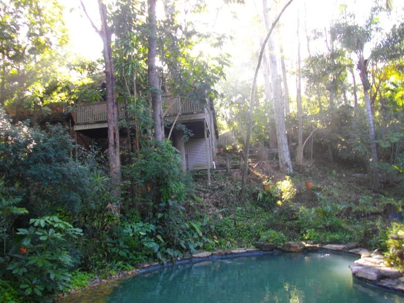 11 Dulhunty Street, Chapel Hill QLD 4069