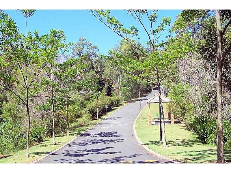 31 Simpsons Rd, Elanora QLD 4221