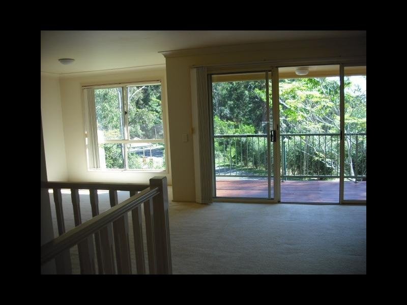 31 Simpsons Road, Elanora QLD 4221