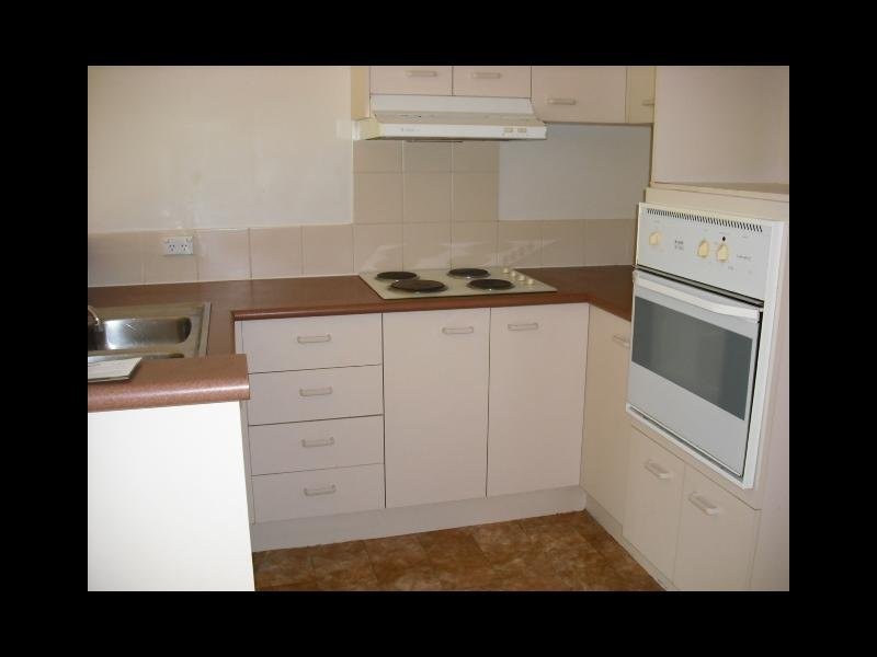 31 Simpsons Road, Elanora QLD 4221