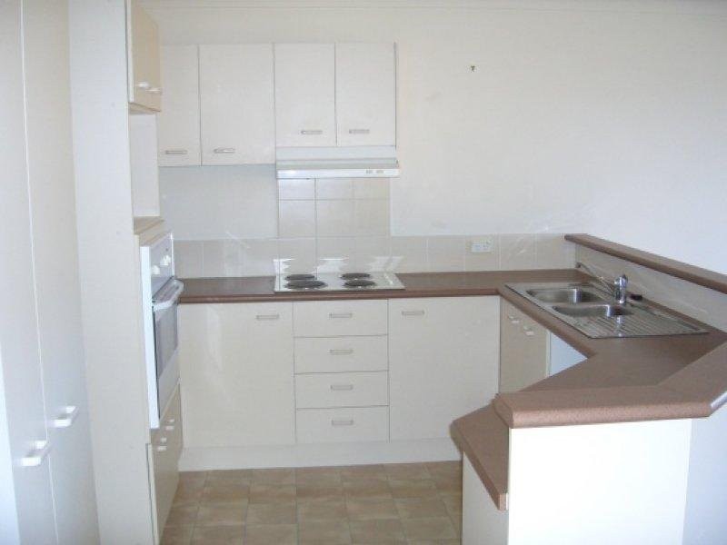 31 Simpsons Road, Elanora QLD 4221