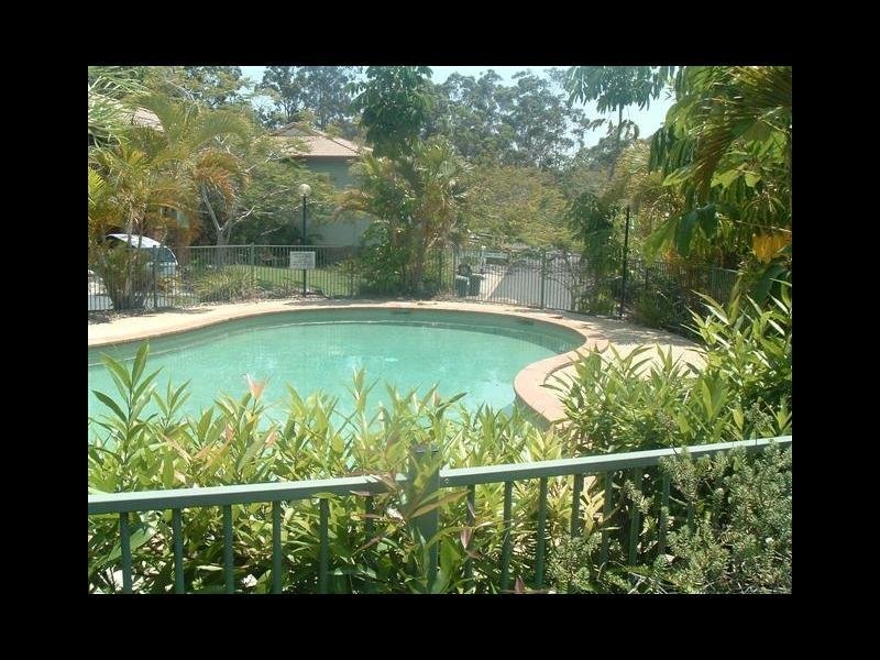 31 Simpsons Road, Elanora QLD 4221