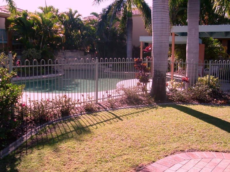 1 Warbler Pde, Varsity Lakes QLD 4227