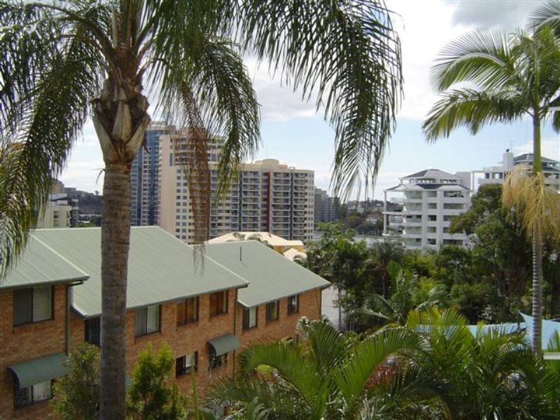 57 Lambert Street, Kangaroo Point QLD 4169