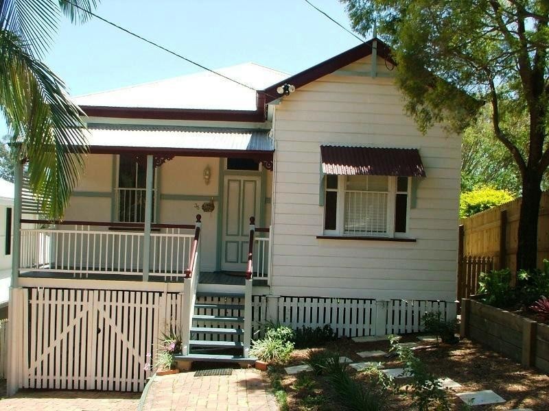 35 Chapman Street, Chapel Hill QLD 4069