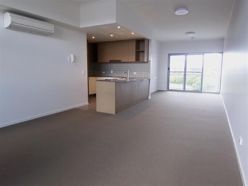 1/137 Scottsdale Dr, Robina QLD 4226