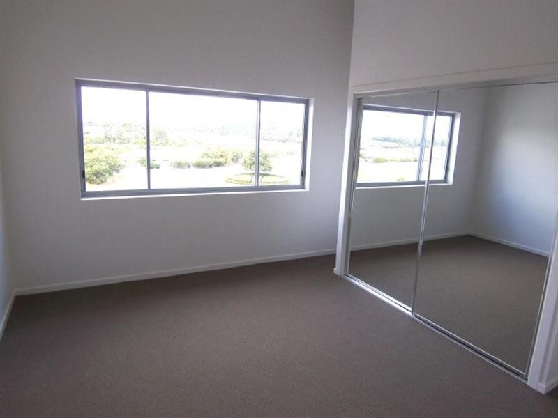 1/137 Scottsdale Dr, Robina QLD 4226