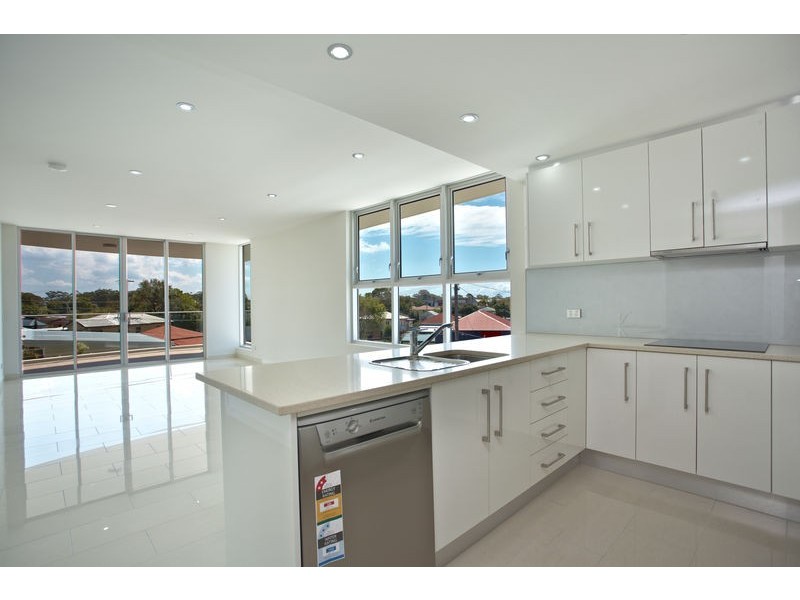 10/1Angu Cnr Angus & Hornibrook Esplanade, Clontarf QLD 4019