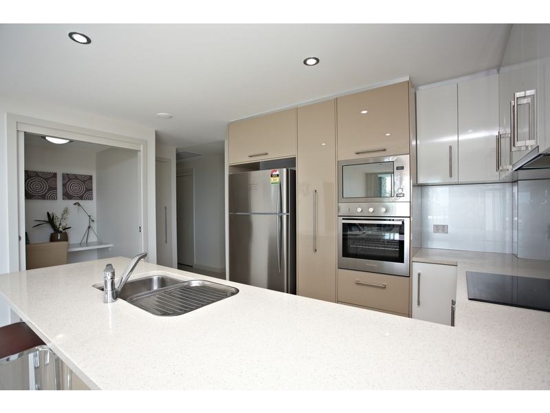 10/1Angu Cnr Angus & Hornibrook Esplanade, Clontarf QLD 4019