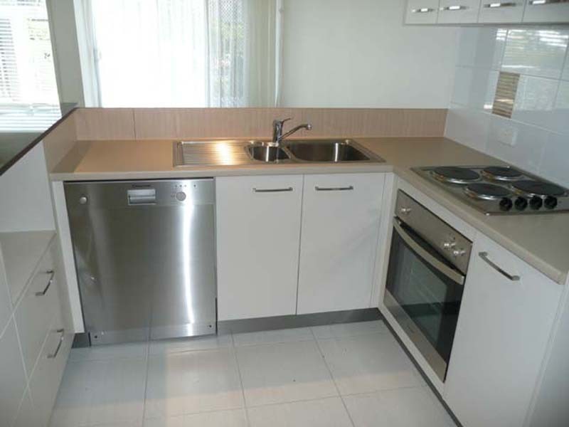 28/10 Grand Parade, Kawana Island QLD 4575