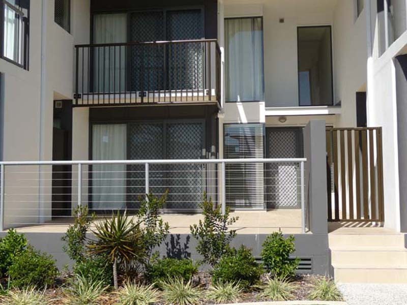 28/10 Grand Parade, Kawana Island QLD 4575