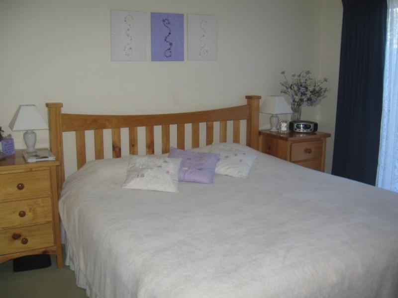 1 Highridge Road, Springfield QLD 4300