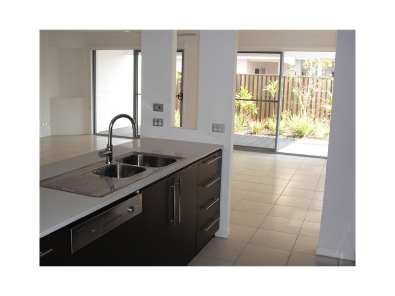 110 Tours Way, Burleigh Waters QLD 4220