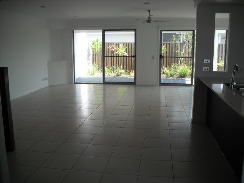 110 Tours Way, Burleigh Waters QLD 4220