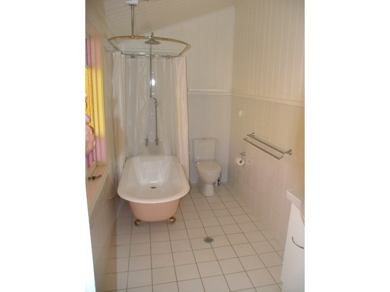 35 Chapman Street, Chapel Hill QLD 4069