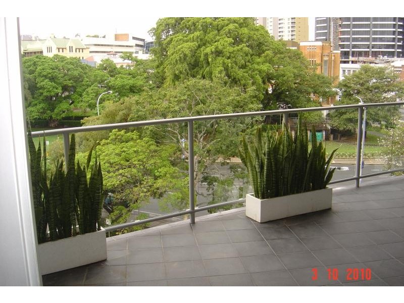 22 Barry Parade, Spring Hill QLD 4000