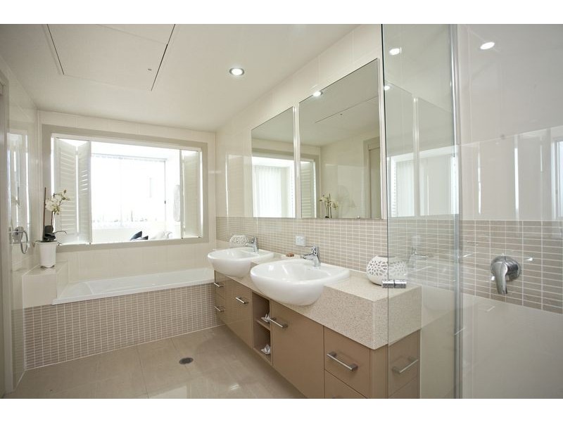 35/1Angu Cnr Angus & Hornibrook Esplanade, Clontarf QLD 4019