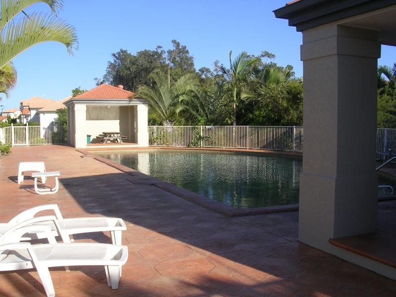 34 Albicore Street, Mermaid Waters QLD 4218