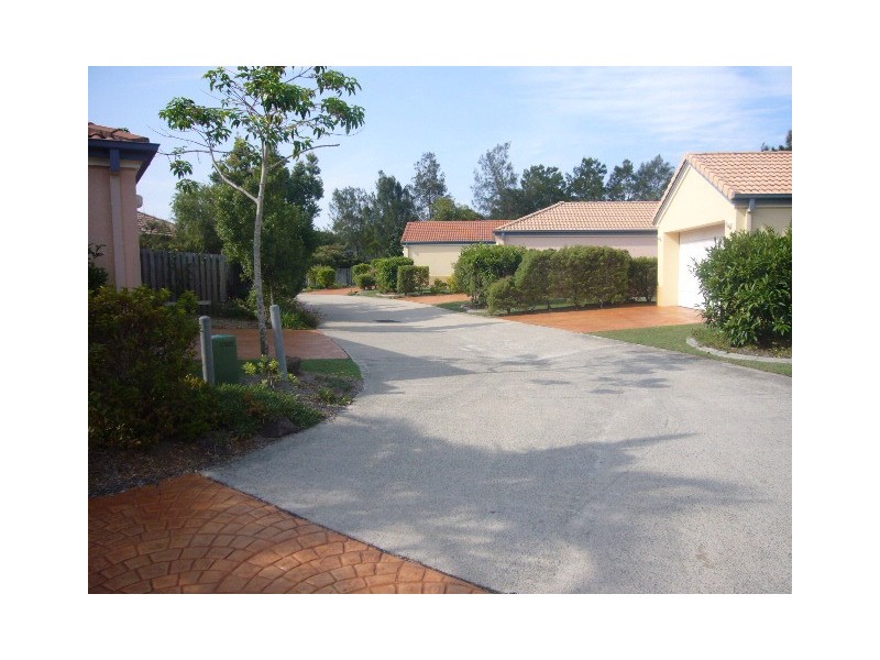 34 Albicore Street, Mermaid Waters QLD 4218