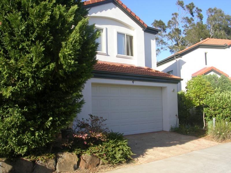 34 Albicore Street, Mermaid Waters QLD 4218