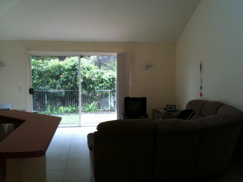 34 Albicore Street, Mermaid Waters QLD 4218