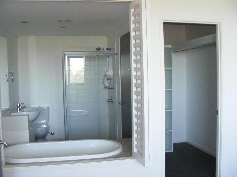 204/25 Dix Street, Redcliffe QLD 4020
