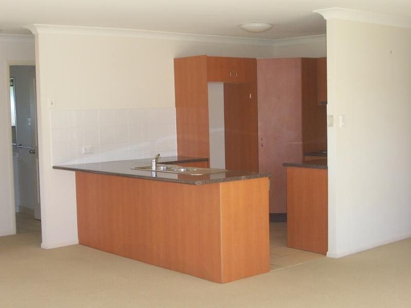 2/44 McLaren Rd, Nerang QLD 4211