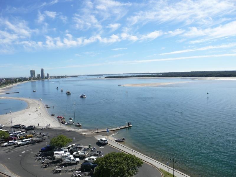 100/326 MARINE PARADE, Labrador QLD 4215